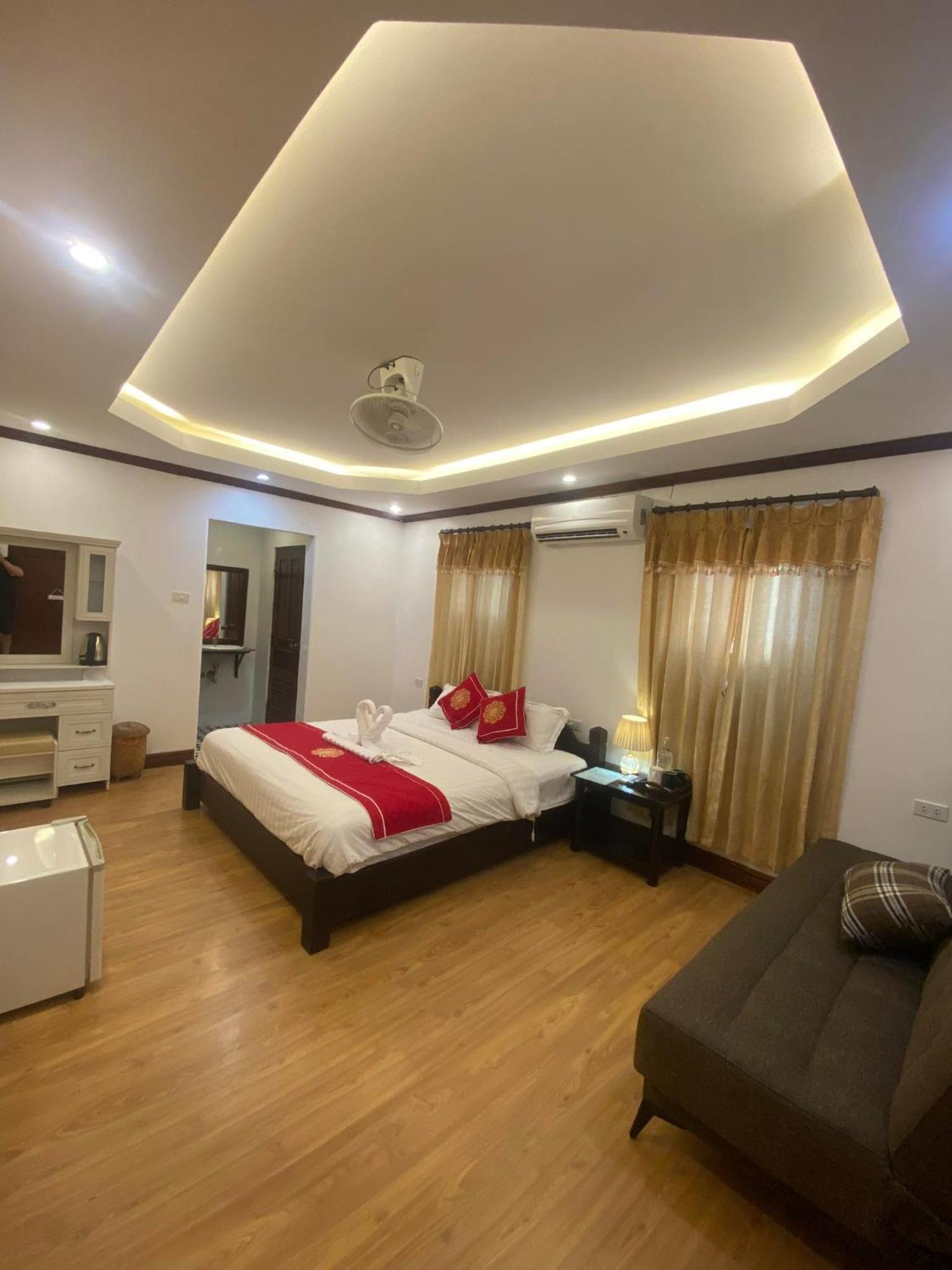Golden Lotus Boutique Hotel Λουάνγκ Πραμπάνγκ Εξωτερικό φωτογραφία