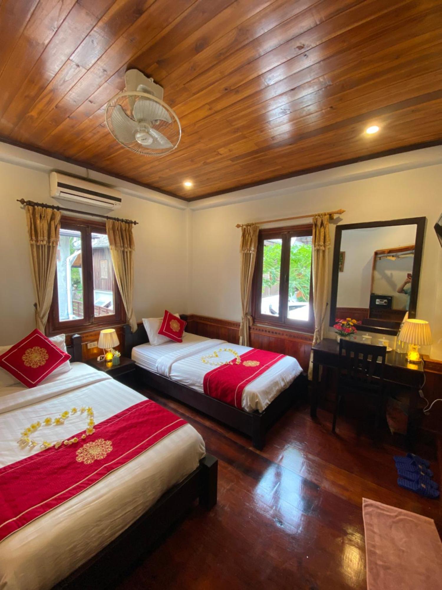 Golden Lotus Boutique Hotel Λουάνγκ Πραμπάνγκ Εξωτερικό φωτογραφία