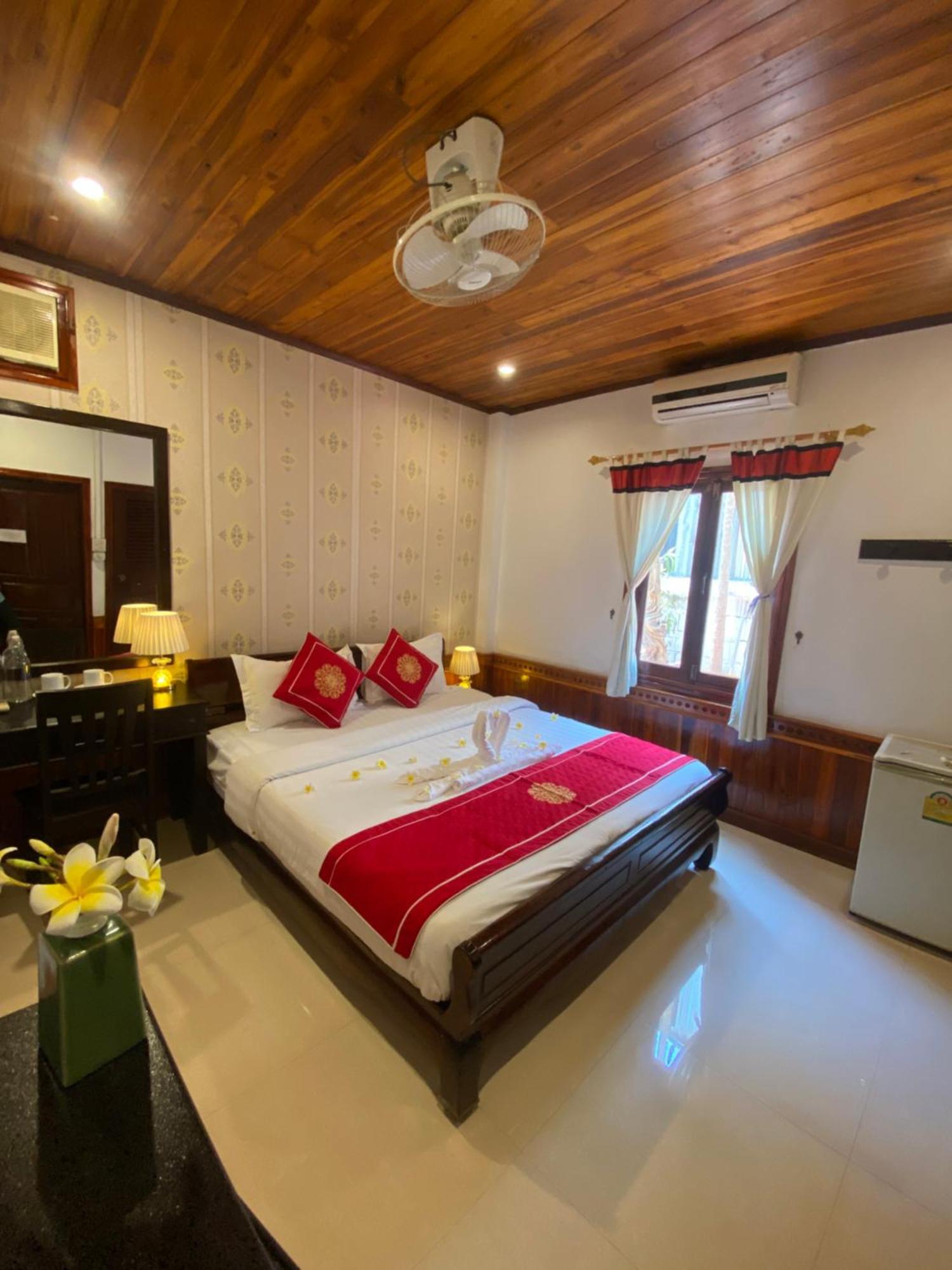 Golden Lotus Boutique Hotel Λουάνγκ Πραμπάνγκ Εξωτερικό φωτογραφία