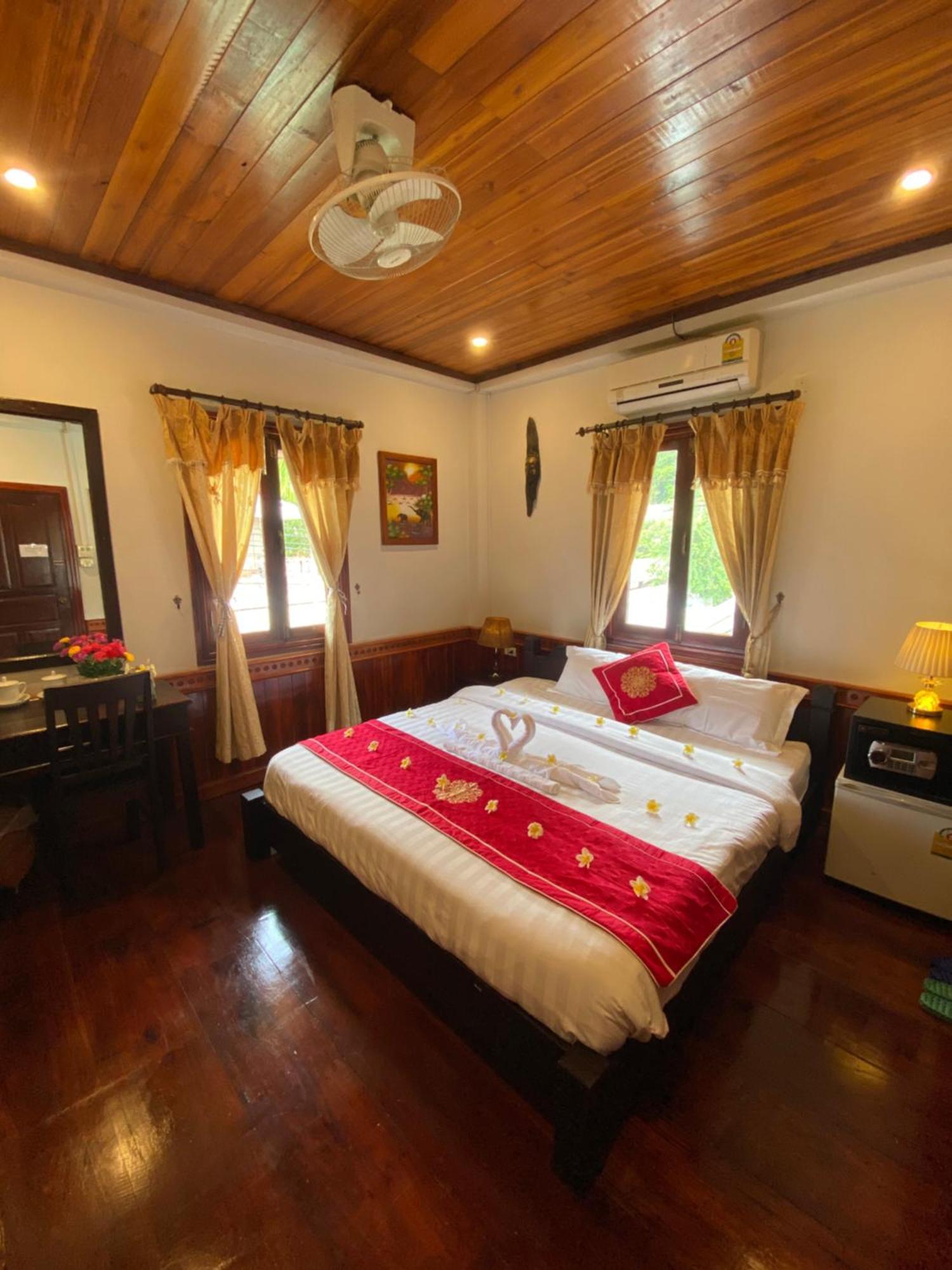Golden Lotus Boutique Hotel Λουάνγκ Πραμπάνγκ Εξωτερικό φωτογραφία