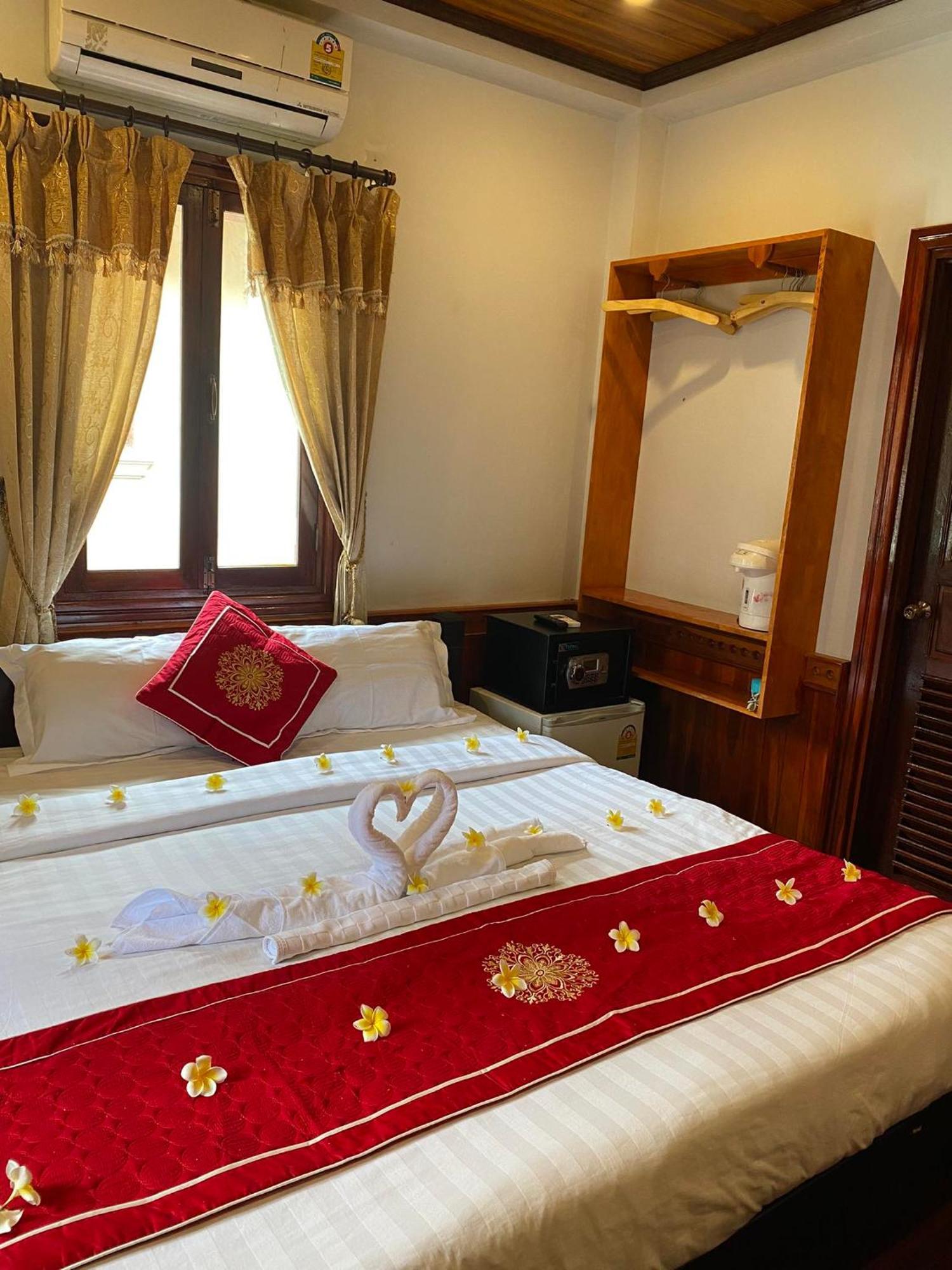 Golden Lotus Boutique Hotel Λουάνγκ Πραμπάνγκ Εξωτερικό φωτογραφία